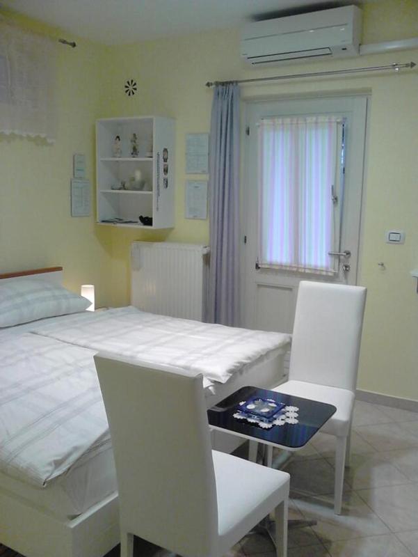Double Room image 1