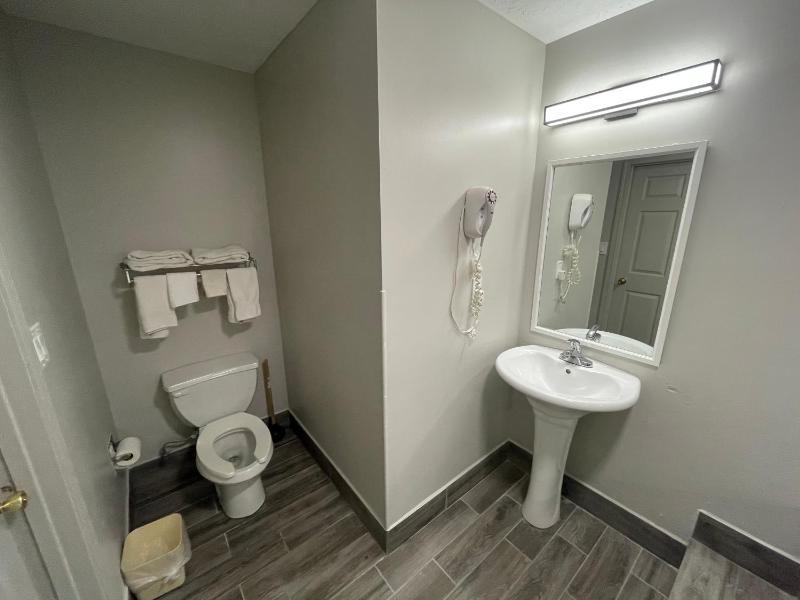 King Room with Spa Bath - Non-Smoking image 4