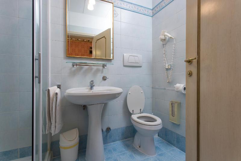 Superior Double or Twin Room with Canal View image 4