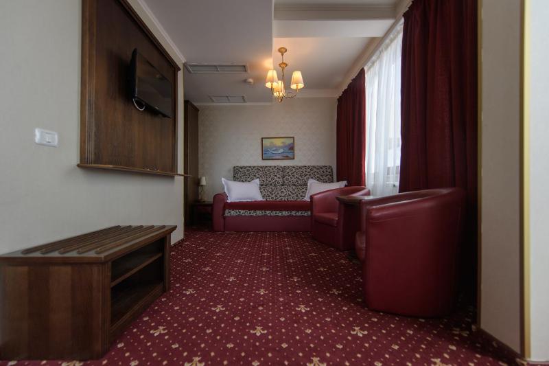 Junior Suite with Balcony and Sea View image 3