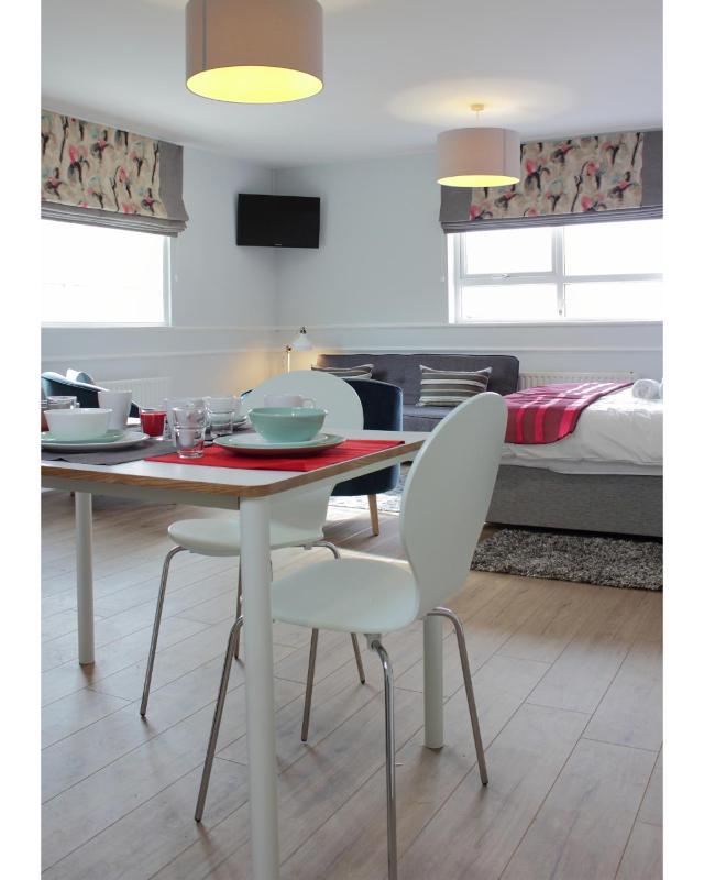 One-Bedroom Suite image 3