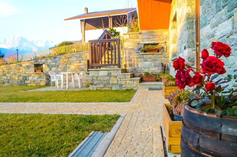 Double Room with Garden View image 2