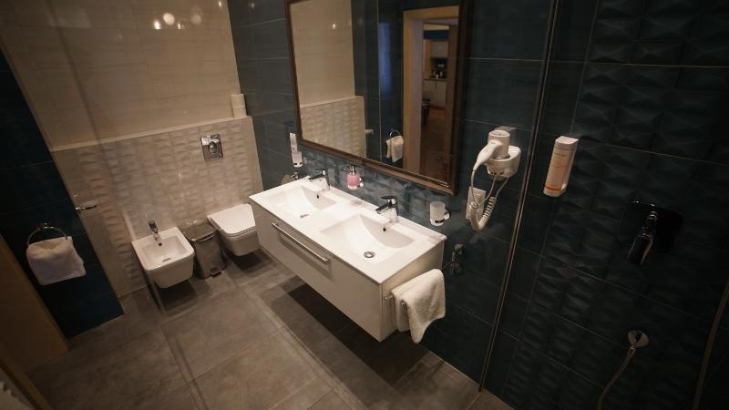 Deluxe Apartment image 2