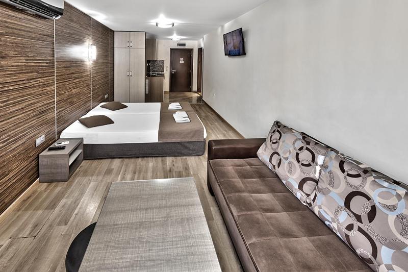 Deluxe Double Room image 4