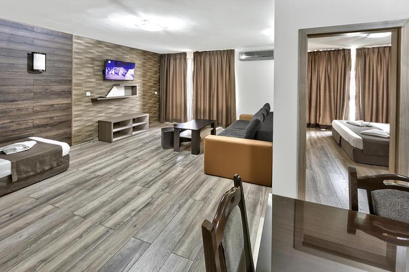 Deluxe Double Room image 2