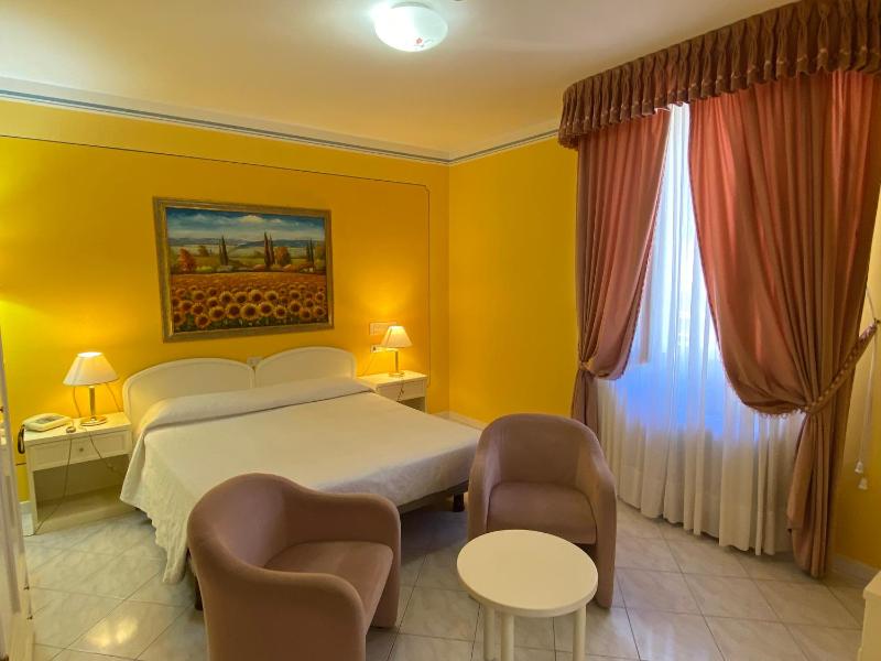 Deluxe Double or Twin Room with Lake View image 1