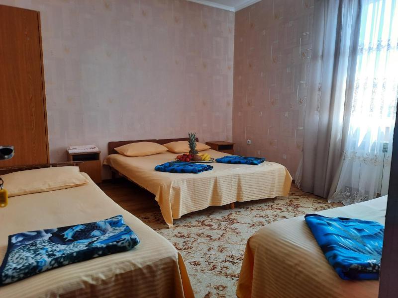 Quadruple Room image 2