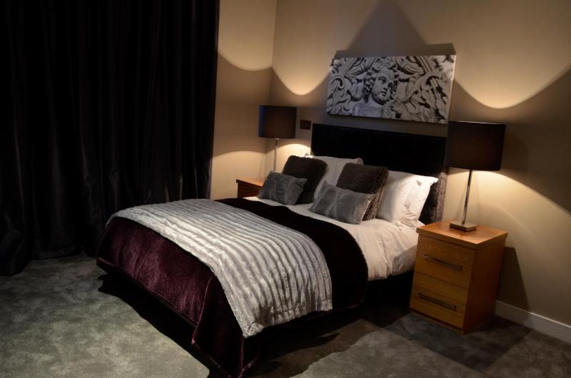 Quebecs Luxury Apartments - image 33