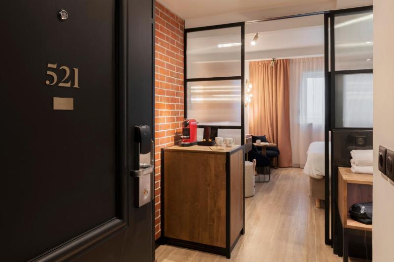 Deluxe Double Room image 1