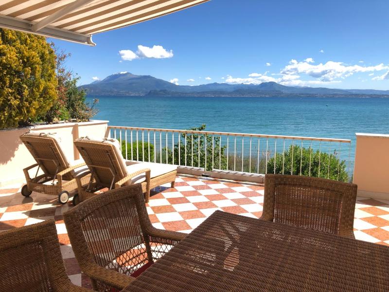 Lake Front Apartment - Direct Lake Access - image 1