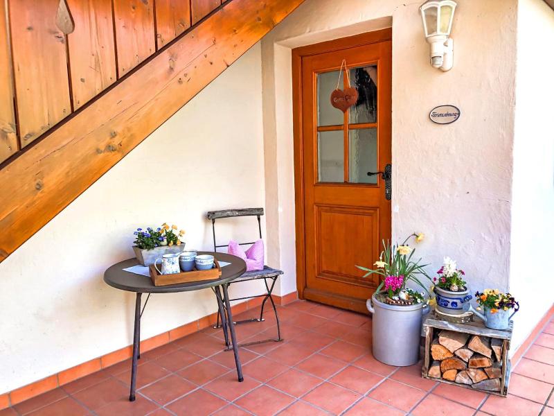 One-Bedroom Apartment image 1