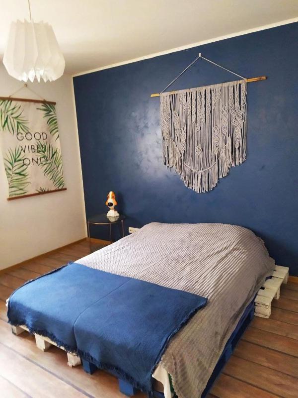 One-Bedroom Apartment image 1