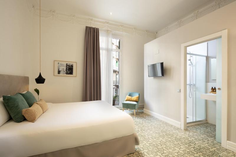 Double or Twin Room with Street View image 1