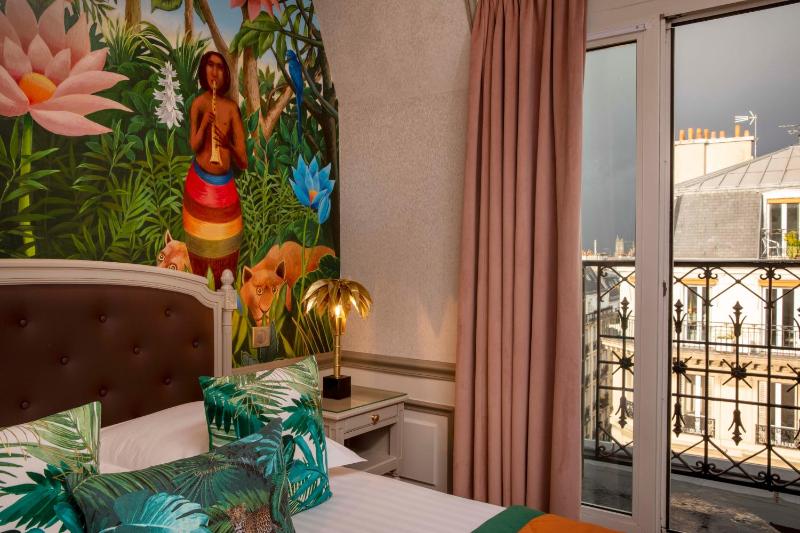 Classic Double Room image 3