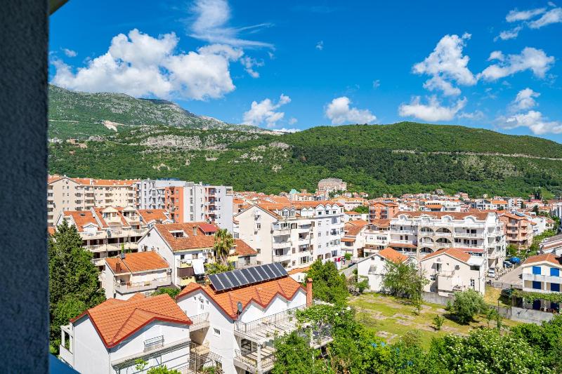 Apartment with Sea View image 3