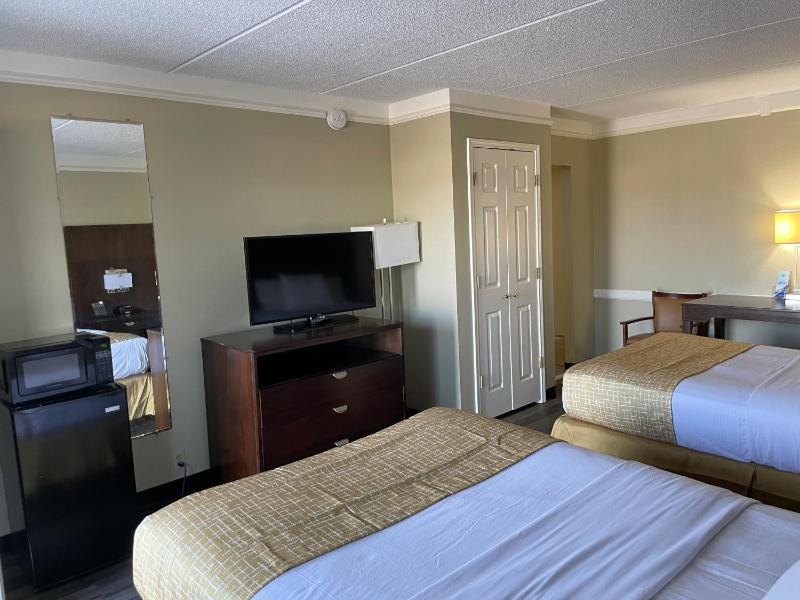 Double Room with Two Double Beds - Mobility Access/Non-Smoking image 2
