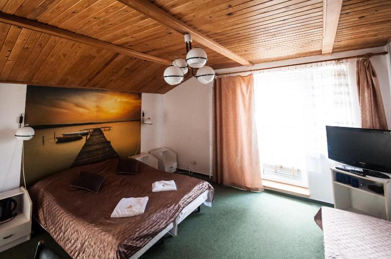 Pokoje Goscinne Korsarz - przy trasie rowerowej R10 - posiadamy monitorowana i zamykana na noc wiate do przechowania rowerow - image 9