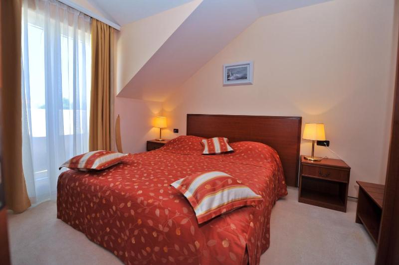 Two-Bedroom Suite with Sea View (4 Adults)  image 2