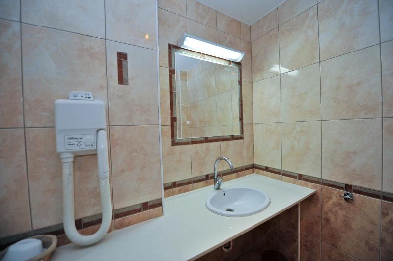 Two-Bedroom Suite with Sea View (4 Adults)  image 3