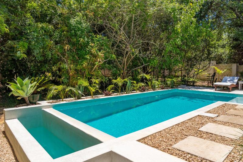 private pool cottage diani beach - image 16