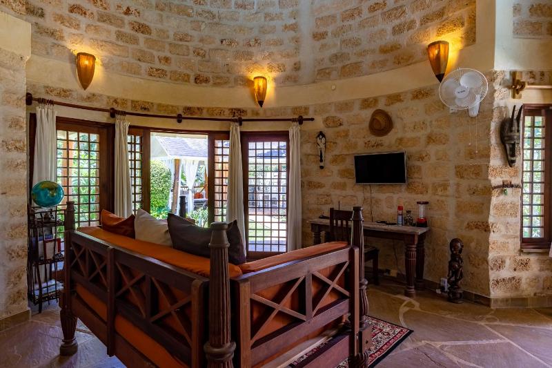 private pool cottage diani beach - image 14