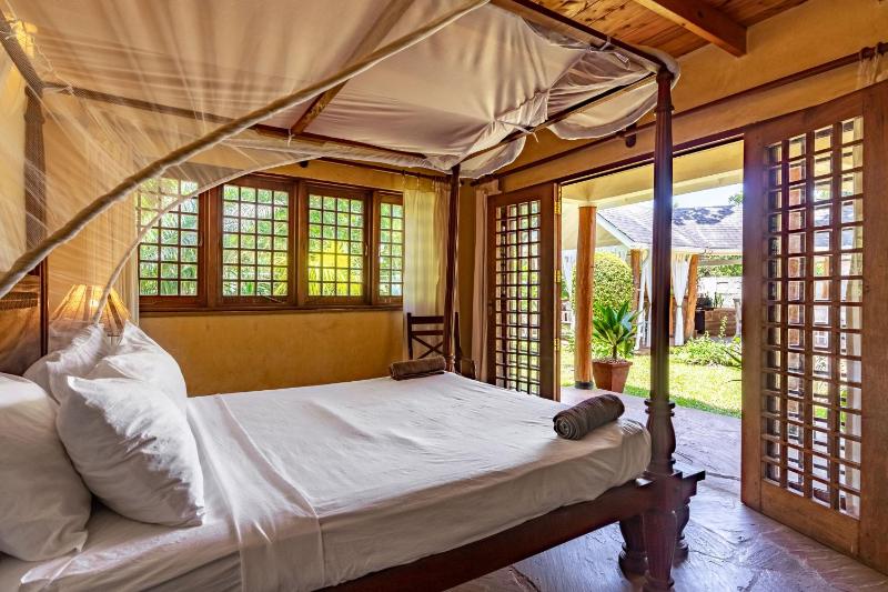 private pool cottage diani beach - image 4