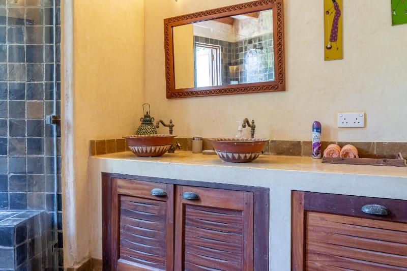 private pool cottage diani beach - image 12