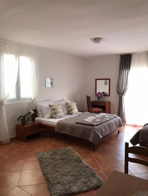 Deluxe Double Room image 3
