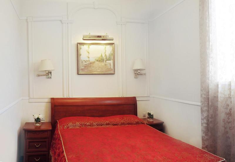 Standard Double Room image 3