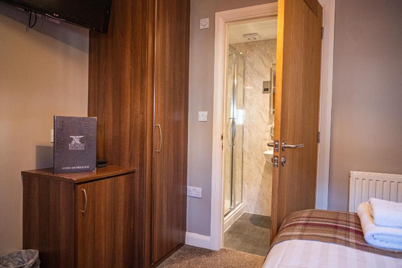 Standard Single Room image 4