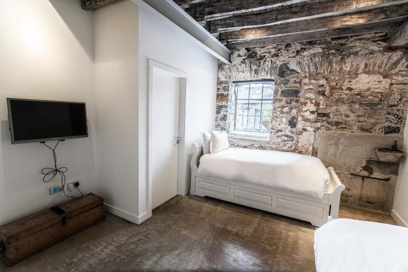 Two-Bedroom House image 2