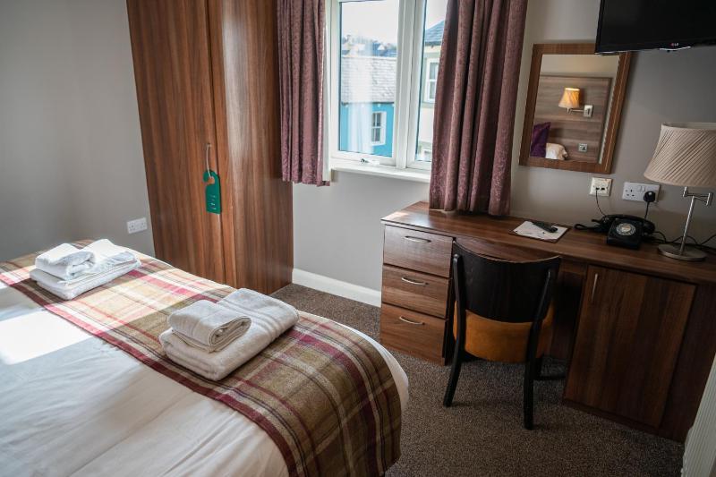 Standard Double or Twin Room image 3