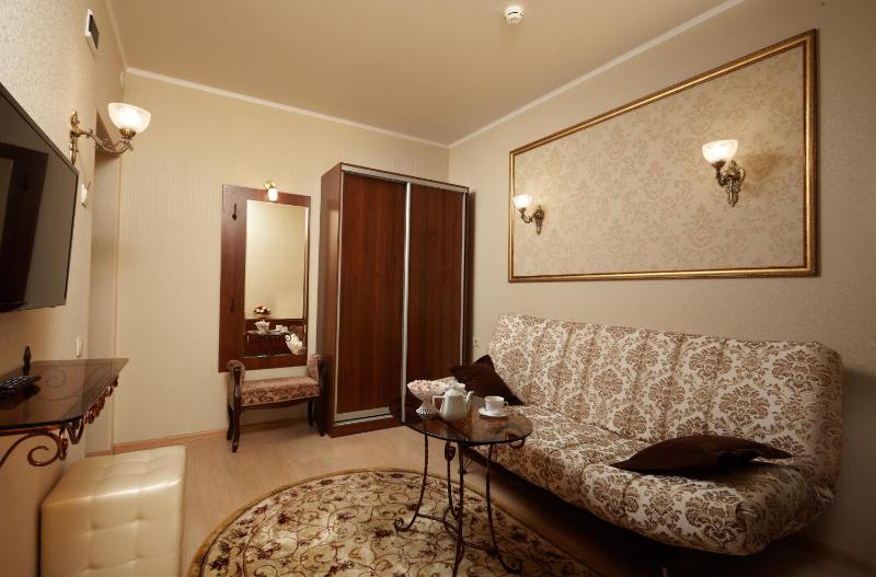 Deluxe Family Room image 2