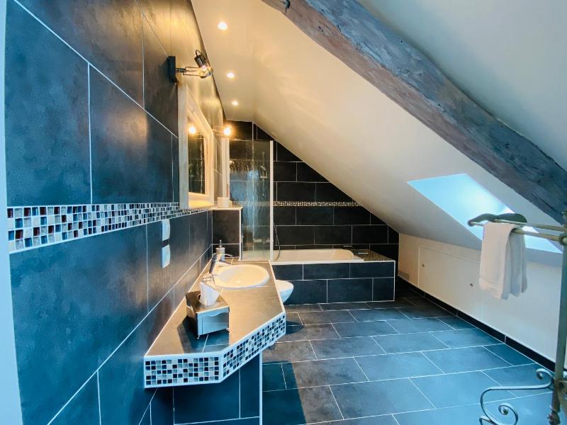 Double or Twin Room with Bathroom image 3