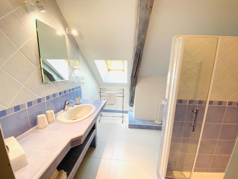 Double or Twin Room image 3