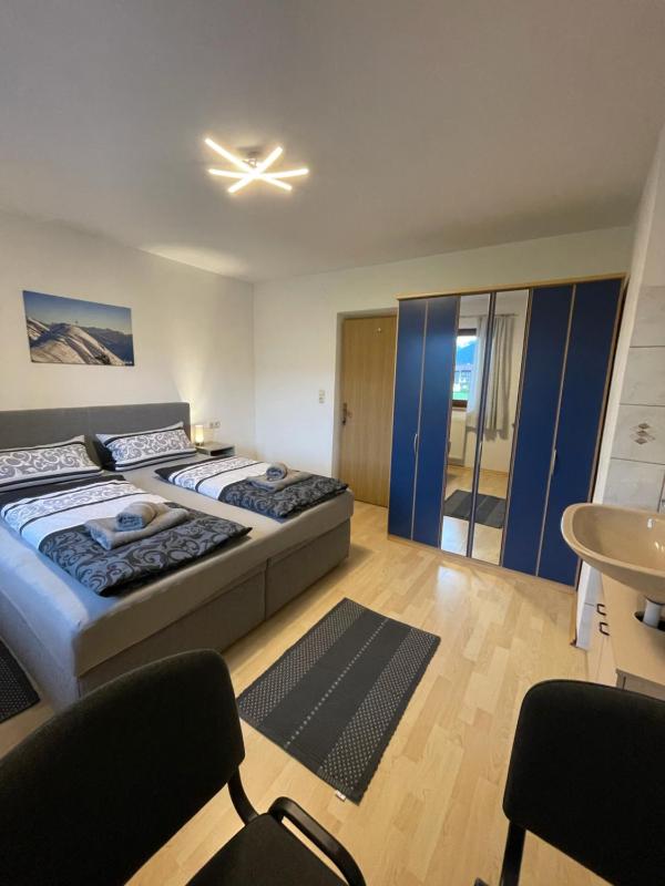 Three-Bedroom Apartment with Balcony image 4