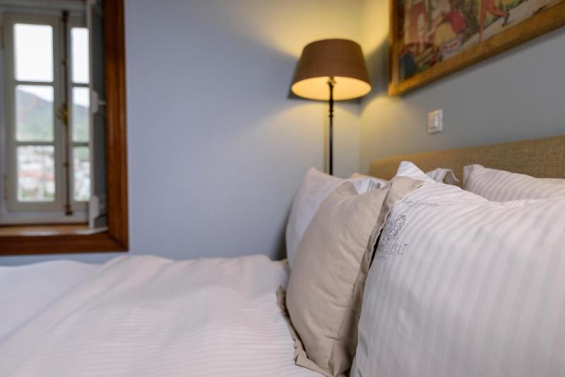 Suite with City View image 3