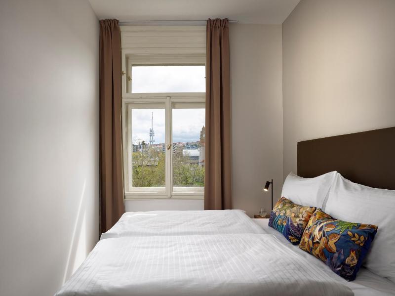 One-Bedroom Apartment image 3