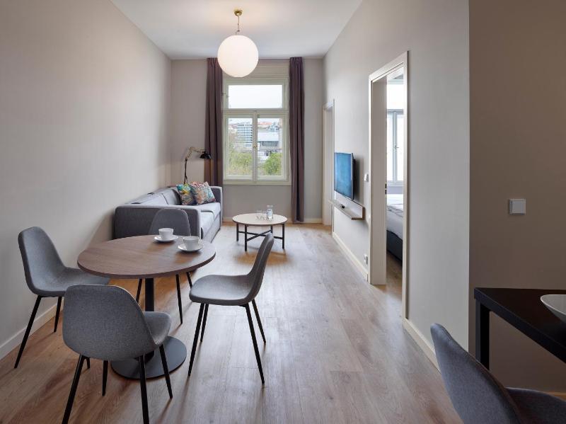 Deluxe Apartment image 3