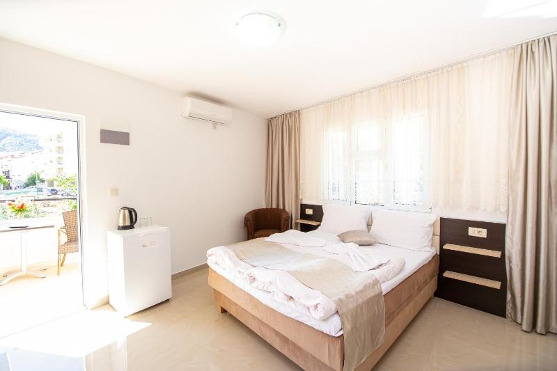 Studio Apartment image 4