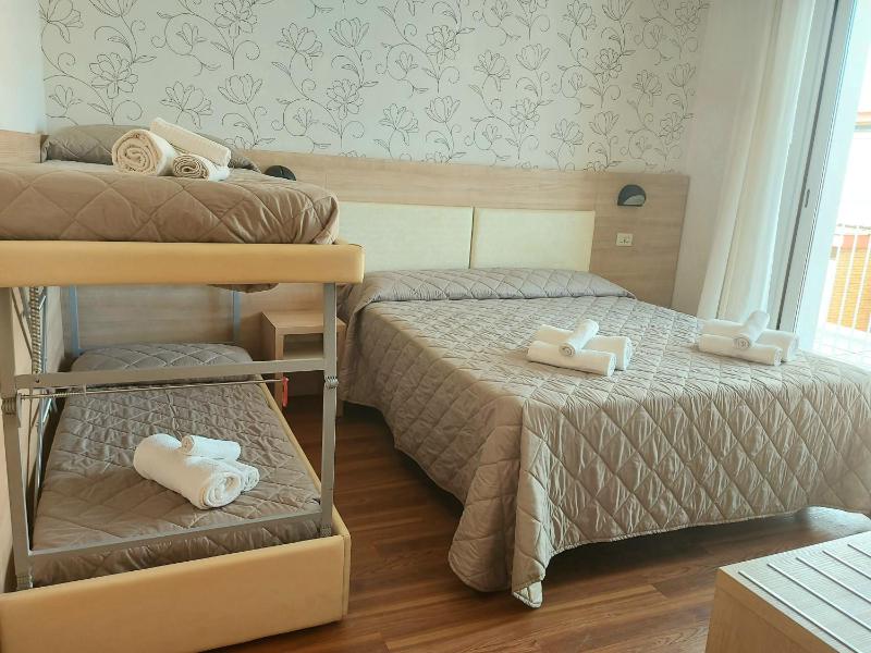 Quadruple Room image 3