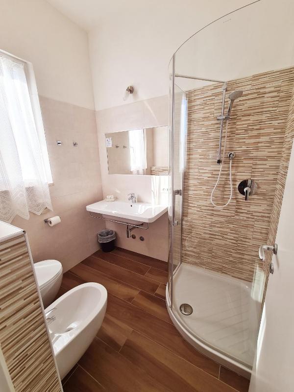Hotel Camelia - image 20