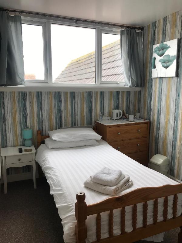 Single Room image 2