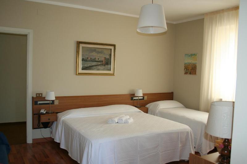 Economy Double Room image 1