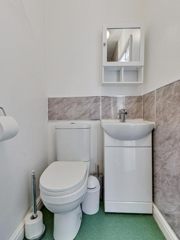 Standard Double Room image 2
