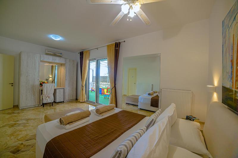 Villa Hera-The infinity blue - image 7