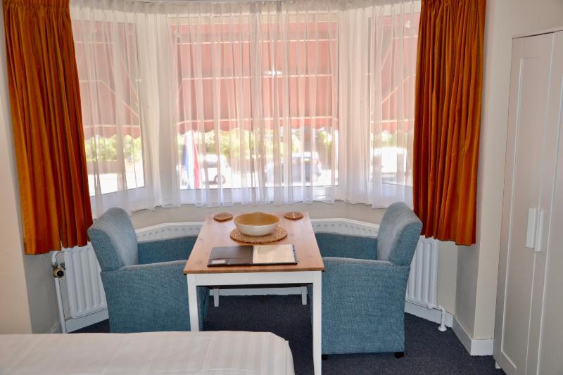 Standard Triple Room image 3