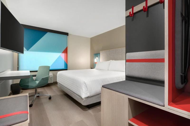 King Room - Hearing Accessible image 2