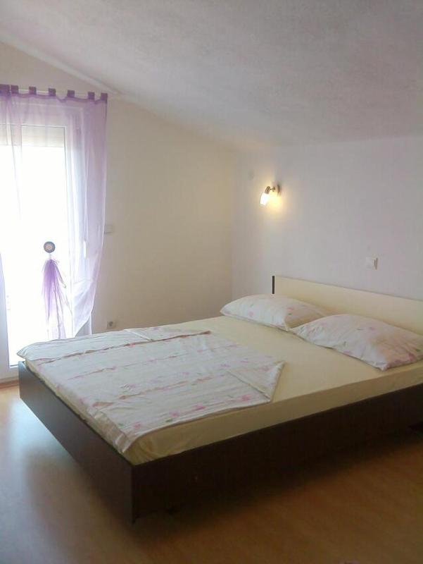 Two-Bedroom Apartment with Terrace and Sea View image 3