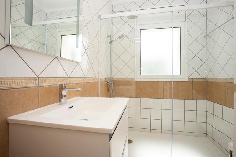 2005 Villa Freser al canal para 6 personas by homeselectspain - image 2